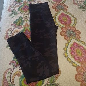 Spanxs camo leggings.
